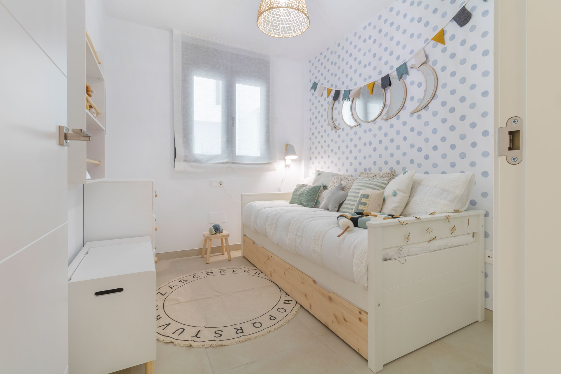 Diseño de interiores en un dormitorio infantil
