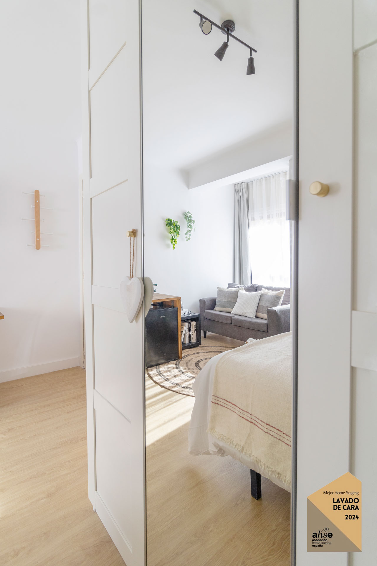 Decoración Home Staging en una habitación para alquiler
